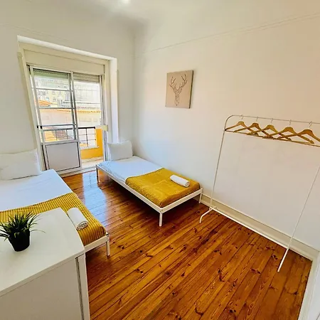 Luxury Ideal For Tourists, Ideal To Visit Lisbon! Хостел *